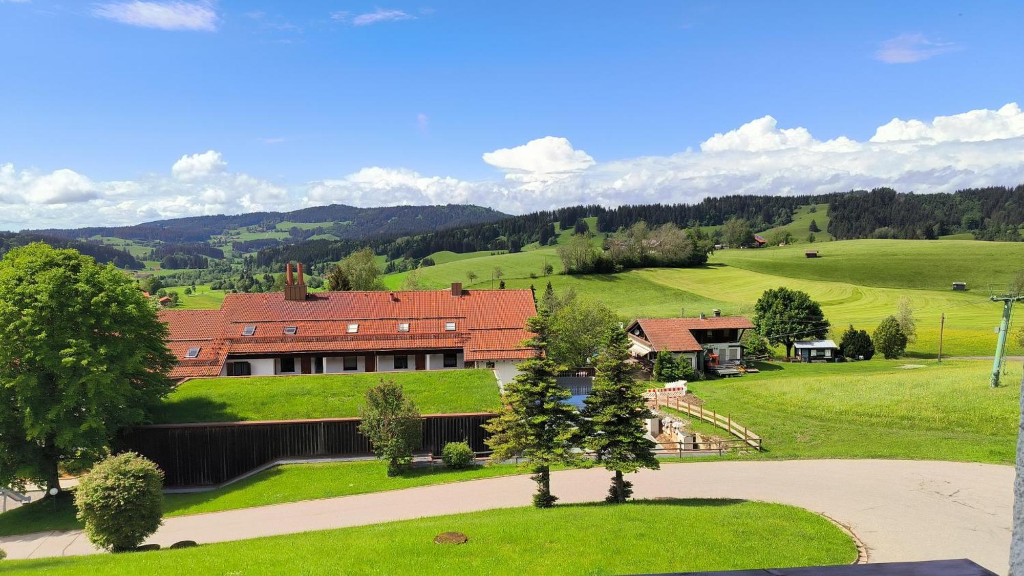 Fewo Allgaeuerle1605 Mit Hallenbad, Sauna, Tiefgarage Und Wlan Мисен-Вилхамс Екстериор снимка